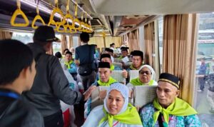 179 CJH Koltim Resmi Diberangkatkan ke Mekkah 179 CJH Koltim Resmi Diberangkatkan ke Mekkah