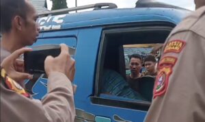 Screenshot_2025-12-01-23-50-37-360_com.miui.mediaviewer-edit